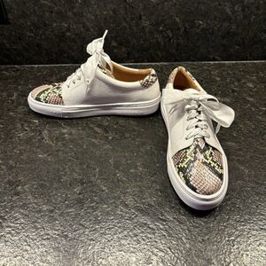 Patricia Green A Mano Lace Up Sneakers White & Snake Skin Ribbon Laces Size 7